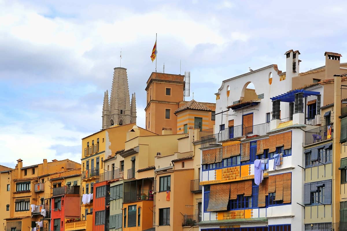 Czym różni się hiszpański od katalońskiego?